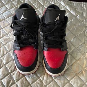 Jordan Retro 1 Low Bred Toe Grade School Size 4